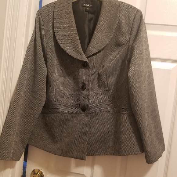 Jacket - Picture 2 of 8